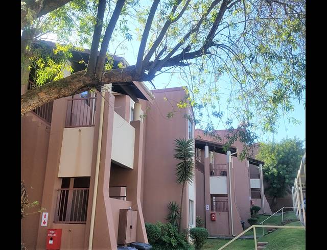 3 BEDROOM TOWNHOUSE RENTED IN WINCHESTER HILLS